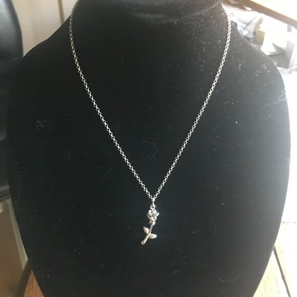 STERLING SILVER ROSE SHAPED PENDANT NECKLACE - Picture 2 of 2